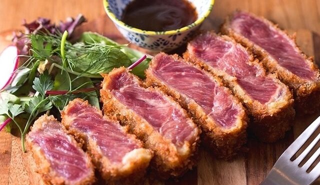 MEAT & PIZZA バルコラボ 那覇天久店（2020年の掲載写真）
